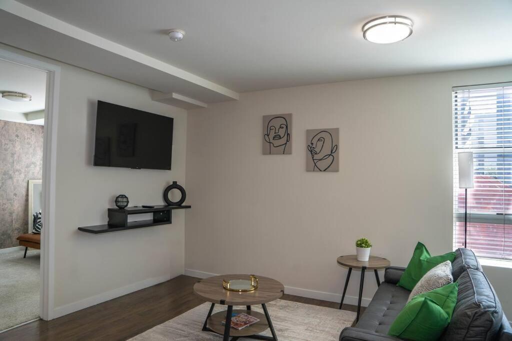 June Specials- Suite Spot Dtla- Free Parking For One Car! ลอสแอนเจลิส ภายนอก รูปภาพ