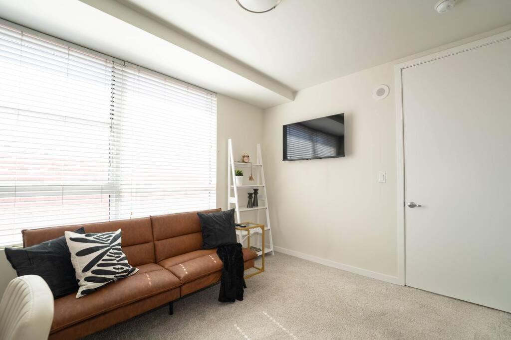 June Specials- Suite Spot Dtla- Free Parking For One Car! ลอสแอนเจลิส ภายนอก รูปภาพ